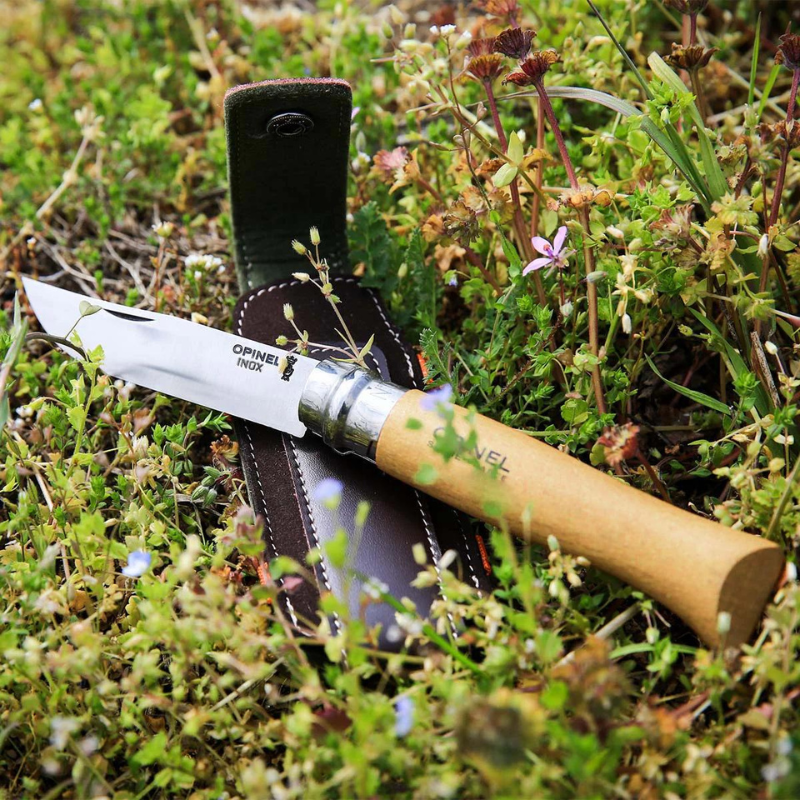 Kišeninis peilis su dėklu Opinel Stainless Nr.8 Buko rankena Kišeninis peilis su dėklu Opinel Stainless Nr.8 Buko rankena